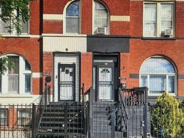 2854 W Warren Boulevard , Chicago, IL 60612
