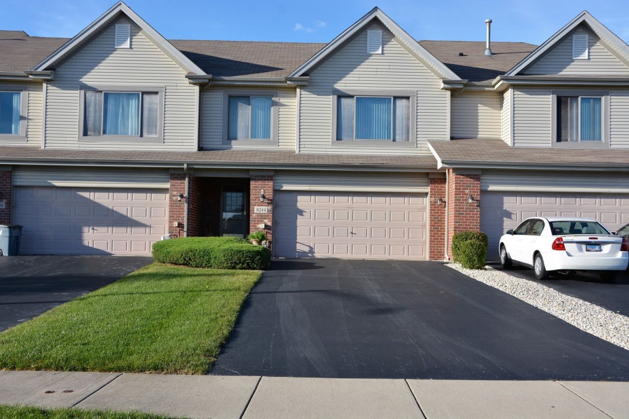 8244 Auburn Lane , Frankfort, IL 60423 Main Photo