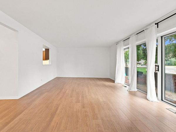 1025 S Fernandez Avenue , Unit 1S, Arlington Heights, IL 60005