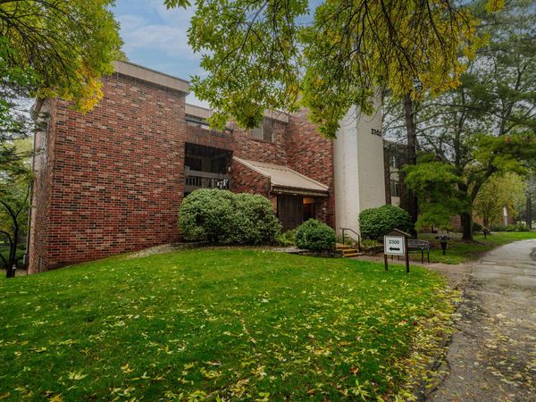 2300 W Good Hope Rd, Unit 243, Glendale, WI 53209