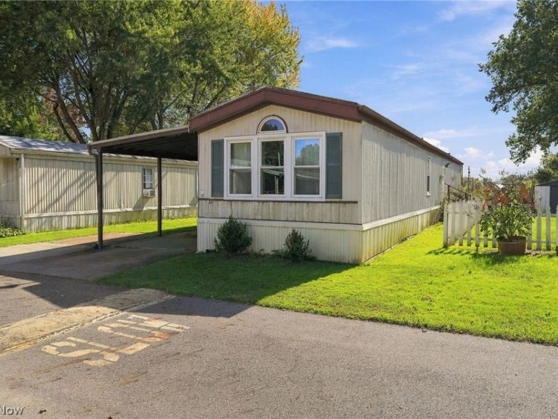 23 Oakwood Street, Beloit, OH 44609 Photo 3