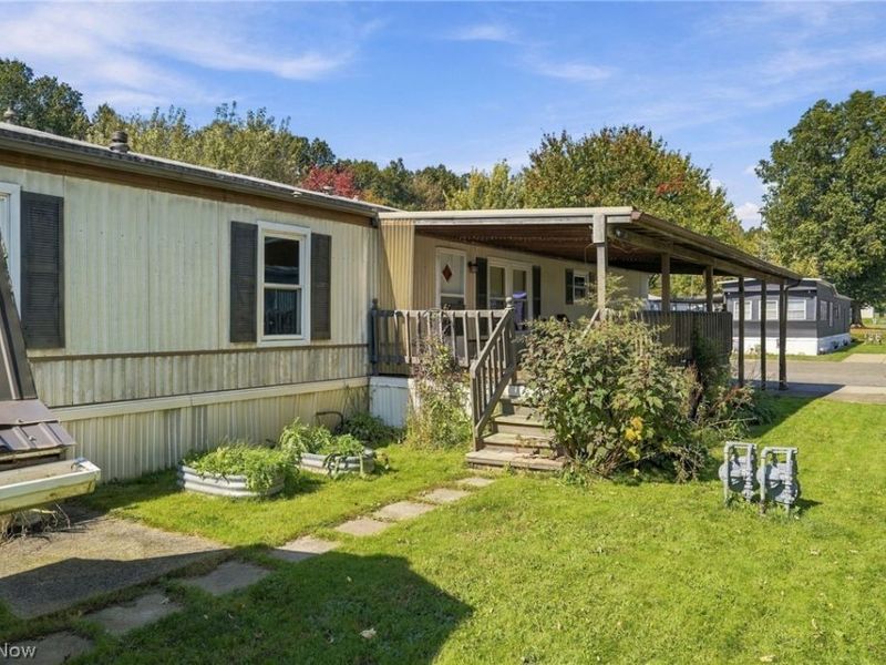 23 Oakwood Street, Beloit, OH 44609 Photo 5