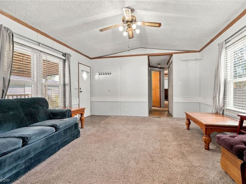 23 Oakwood Street, Beloit, OH 44609 Photo 8