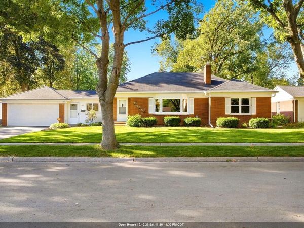 1227 DIVISION STREET, Green Bay, WI 54303