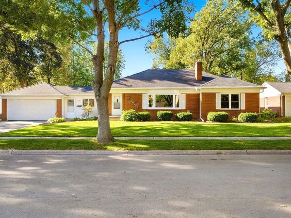 1227 DIVISION STREET, Green Bay, WI 54303