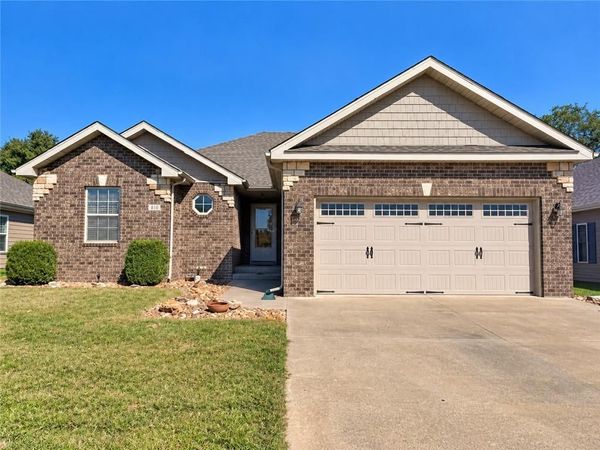 307 Jamestown Drive, Clinton, MO 64735