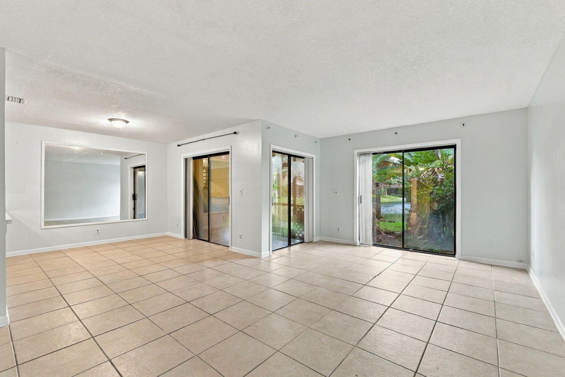 6180 Pine Tree Lane, Unit B, Tamarac, FL 33319 Photo