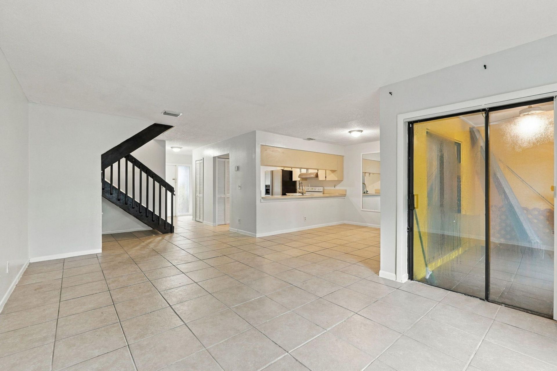 6180 Pine Tree Lane, Unit B, Tamarac, FL 33319 Photo