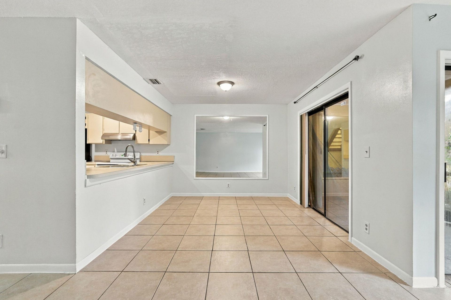 6180 Pine Tree Lane, Unit B, Tamarac, FL 33319 Photo
