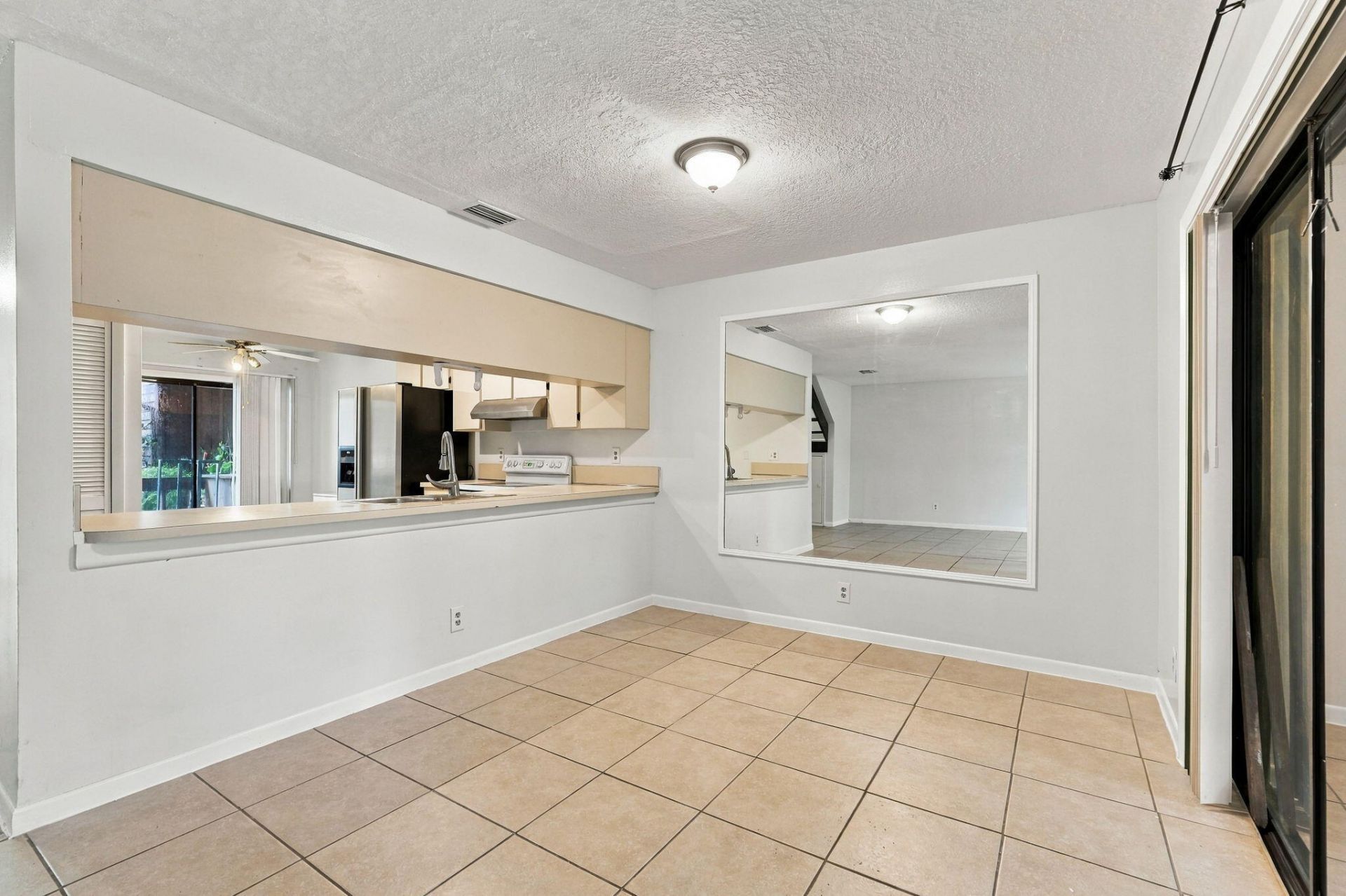 6180 Pine Tree Lane, Unit B, Tamarac, FL 33319 Photo