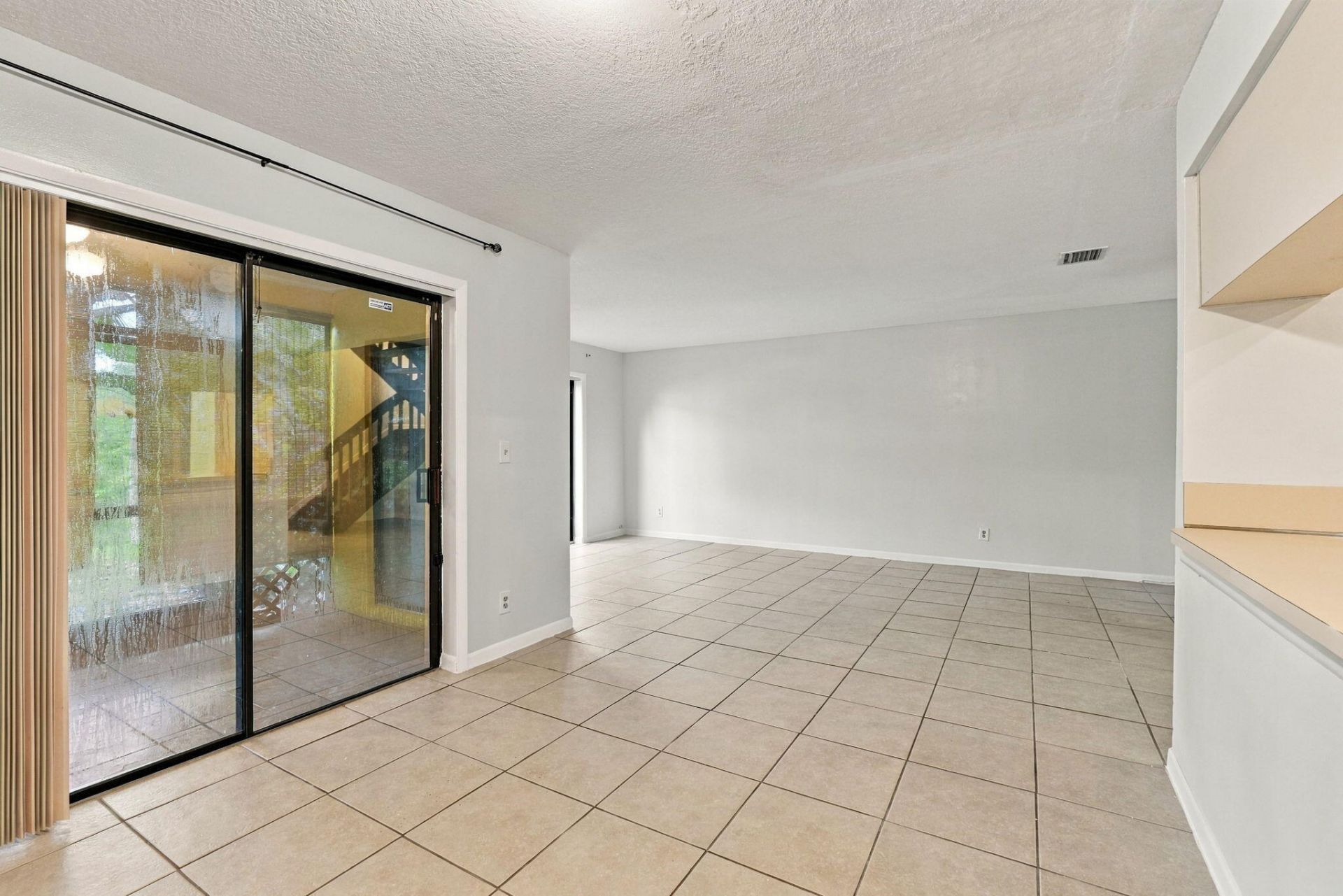 6180 Pine Tree Lane, Unit B, Tamarac, FL 33319 Photo