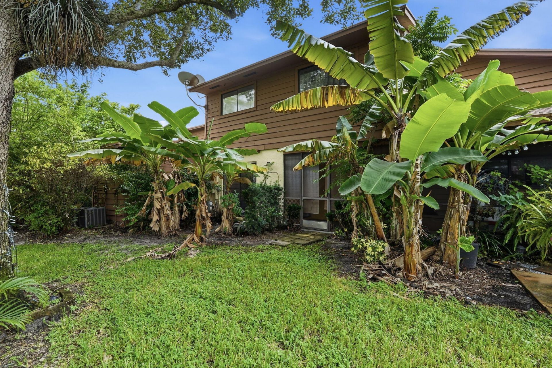 6180 Pine Tree Lane, Unit B, Tamarac, FL 33319 Photo