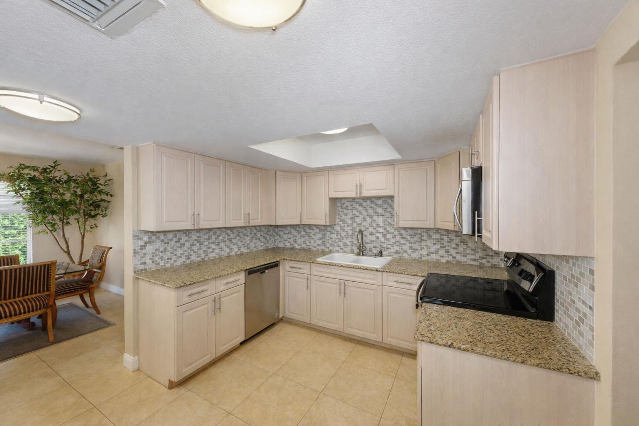 1630 40th Street, West Palm Beach, FL 33407 Photo
