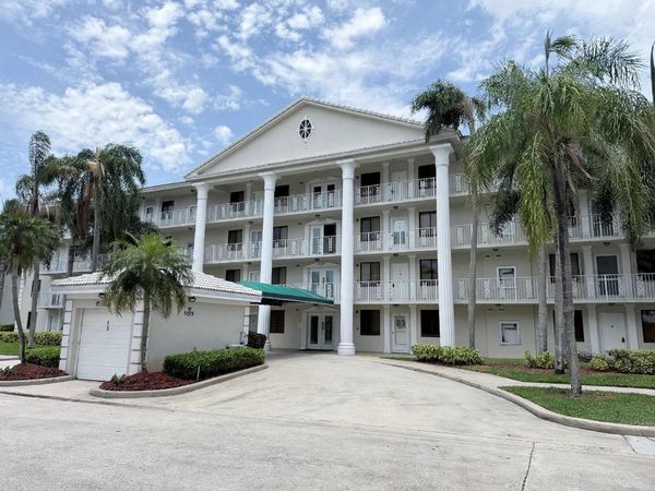 6025 Balboa Circle, Unit 306, Boca Raton, FL 33433