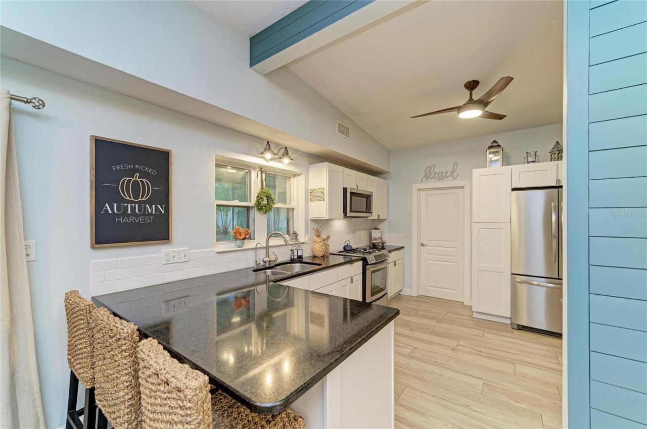 126 Holly Avenue , Sarasota, FL 34243 Photo