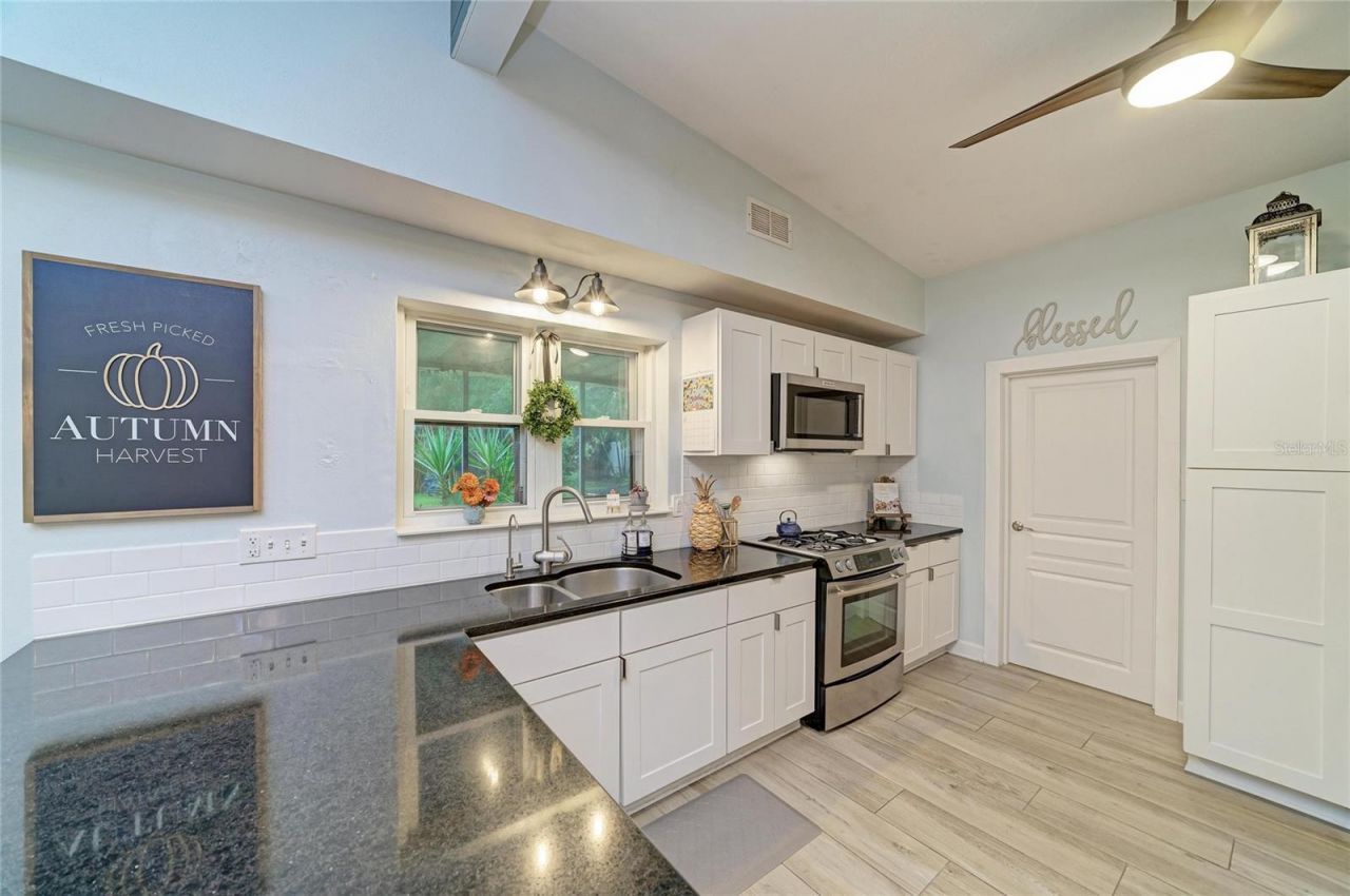 126 Holly Avenue , Sarasota, FL 34243 Photo