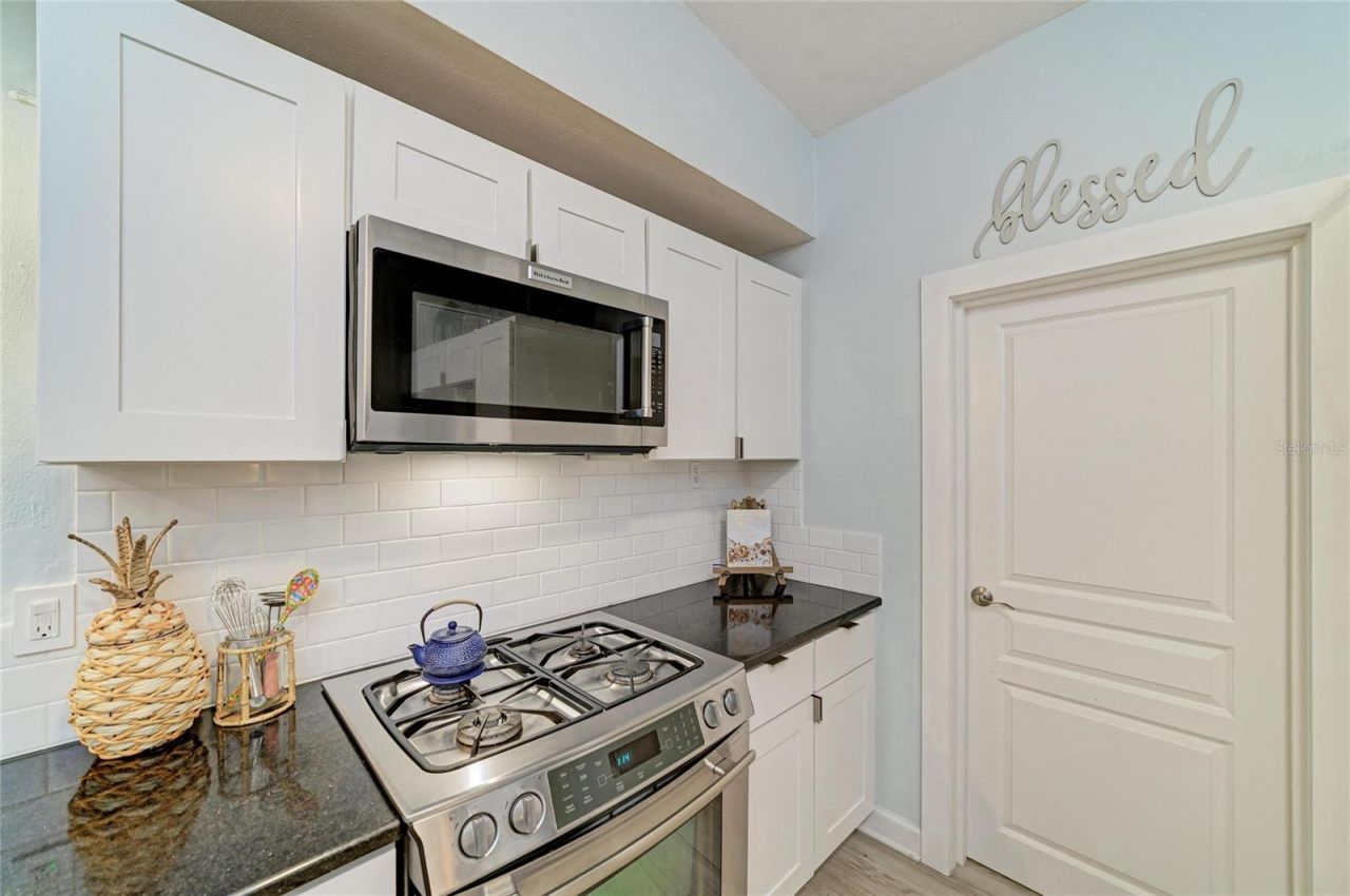126 Holly Avenue , Sarasota, FL 34243 Photo