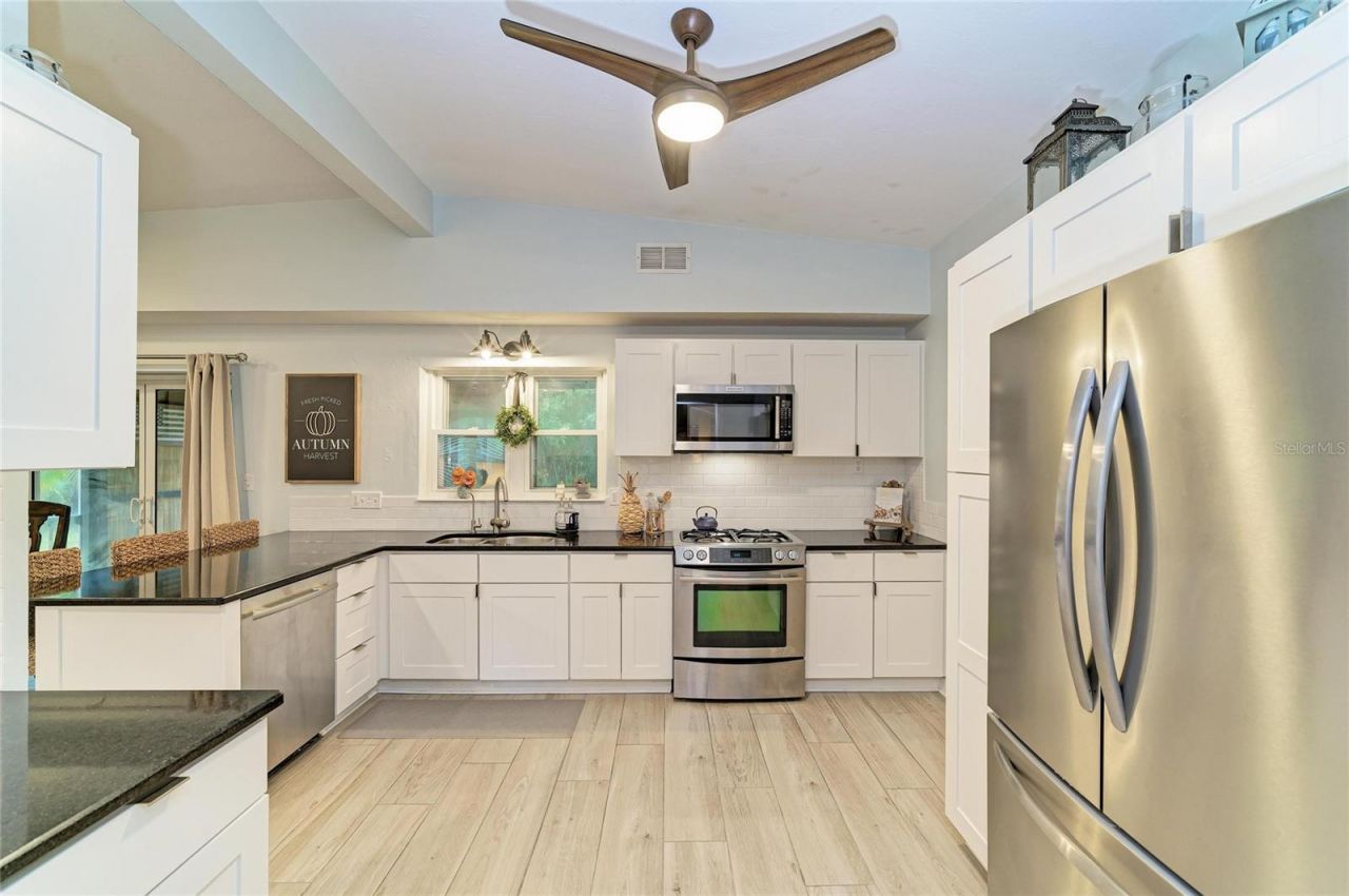 126 Holly Avenue , Sarasota, FL 34243 Photo