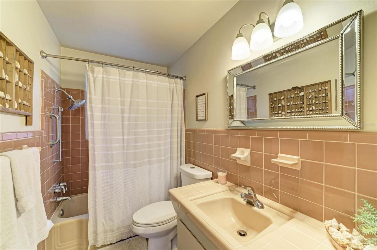 126 Holly Avenue , Sarasota, FL 34243 Photo