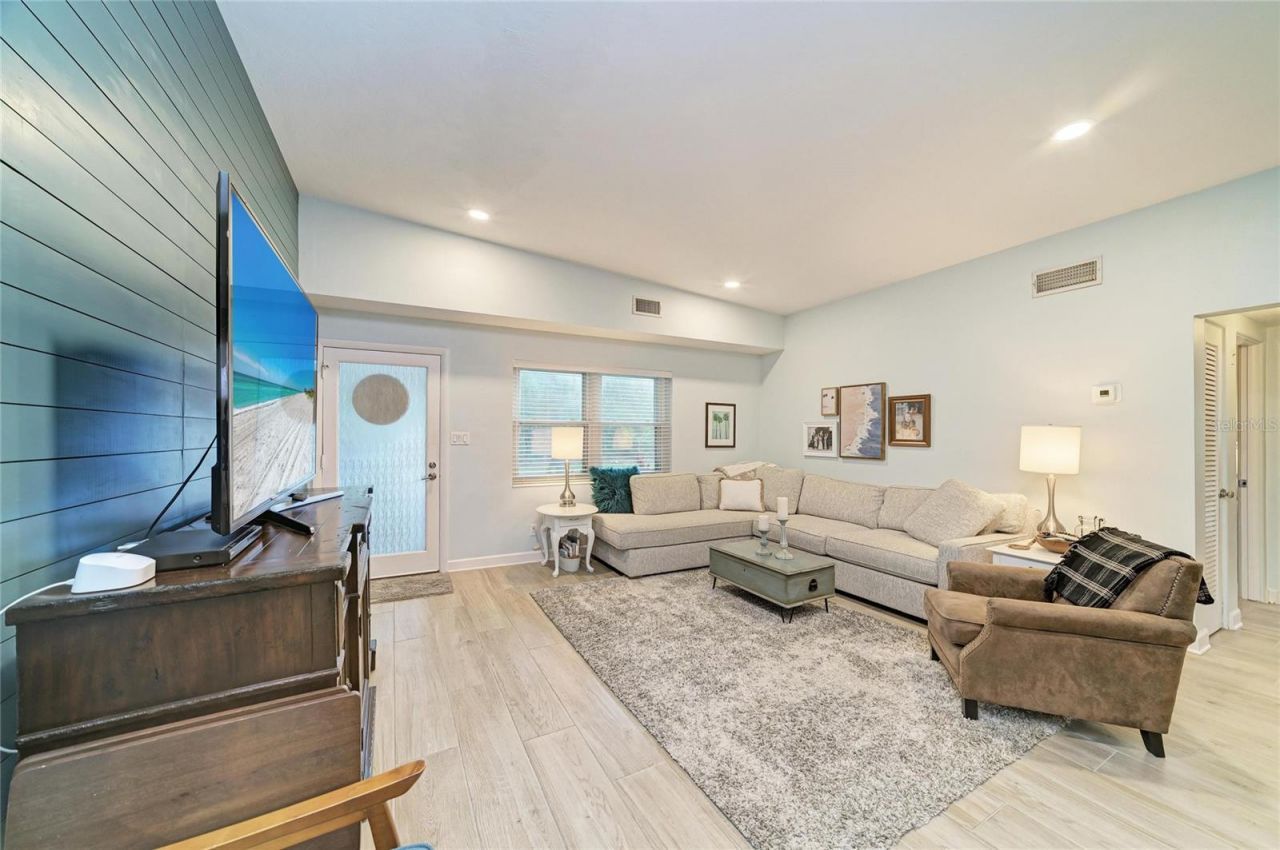 126 Holly Avenue , Sarasota, FL 34243 Photo