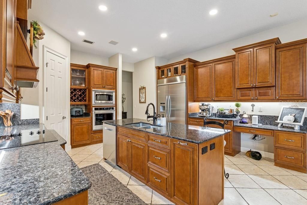 1066 Ceasars Ct , Mount Dora, FL 32757 Photo