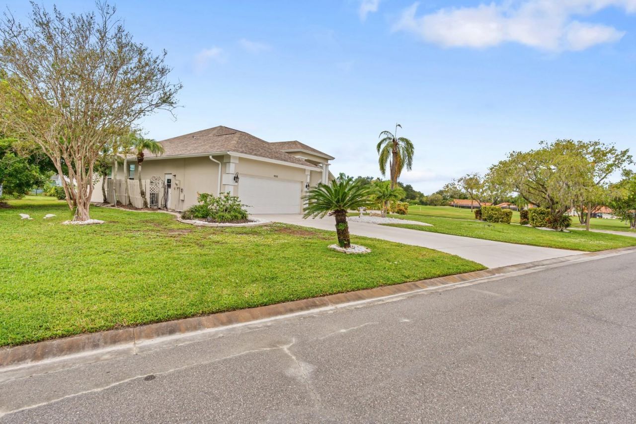 4202 Augusta Terrace E, Bradenton, FL 34203 Photo