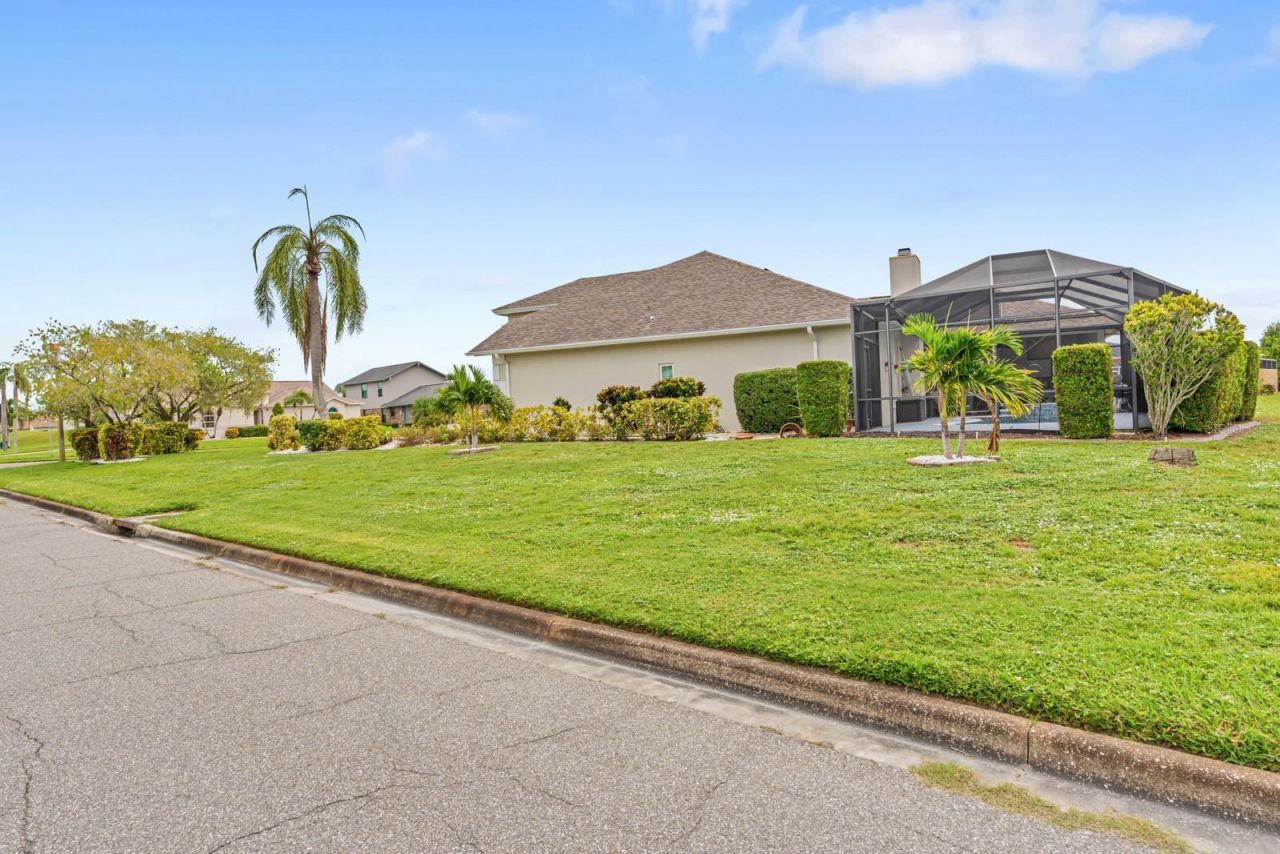 4202 Augusta Terrace E, Bradenton, FL 34203 Photo