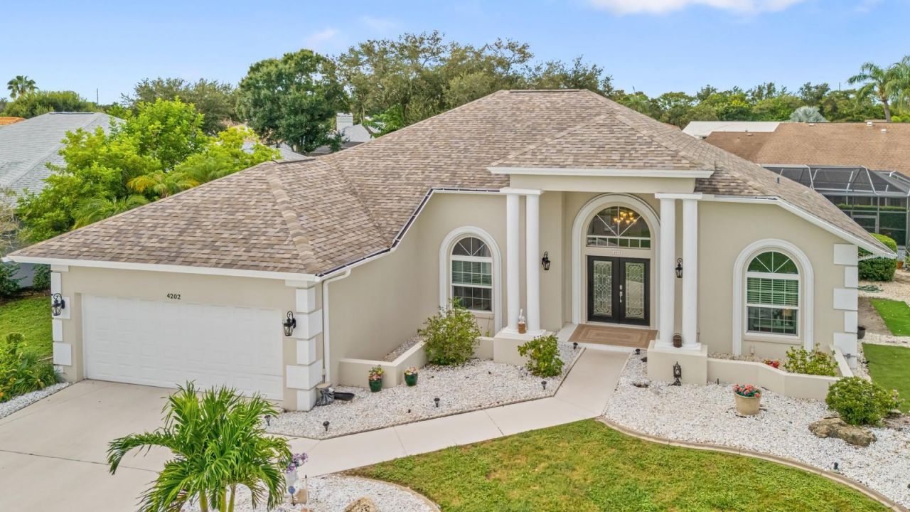 4202 Augusta Terrace E, Bradenton, FL 34203 Photo
