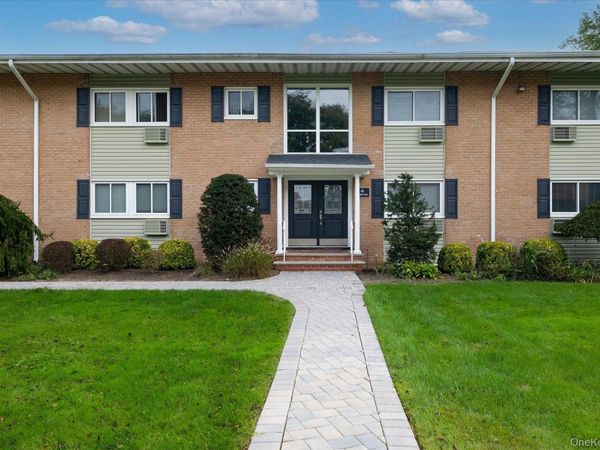 41 Mildred Place , Unit 3B, North Babylon, NY 11703