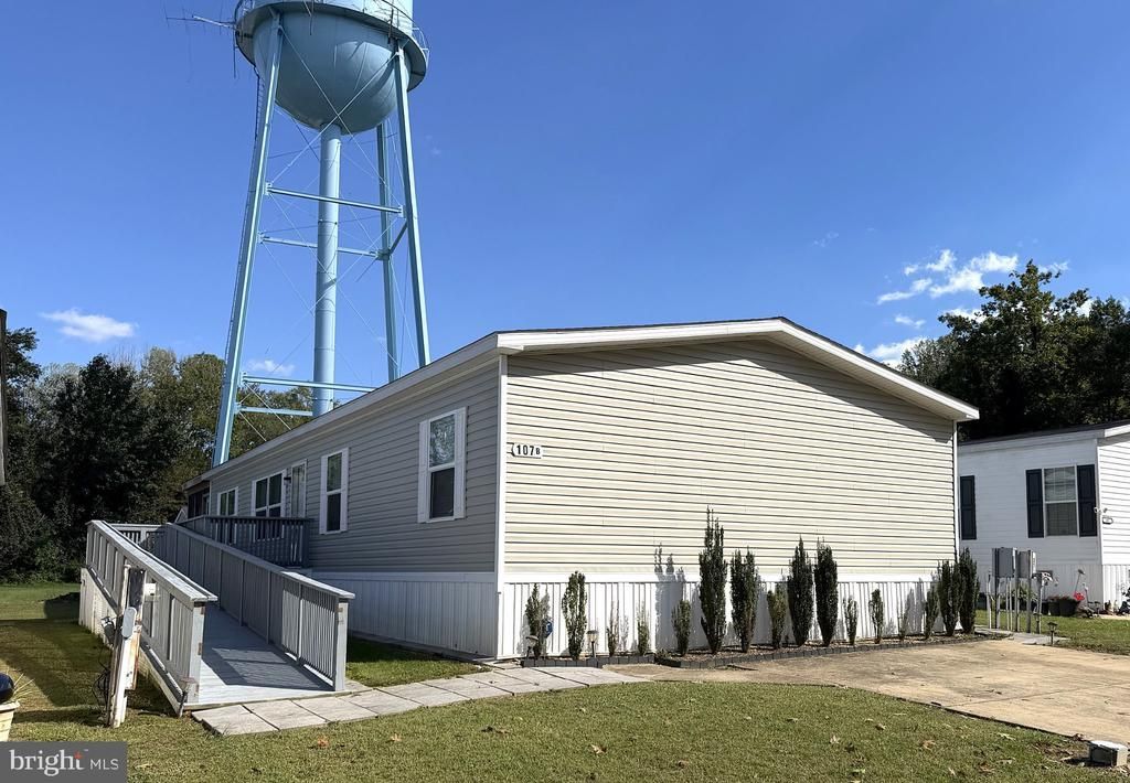 107B MARY LOU DRIVE, LOTHIAN, MD 20711