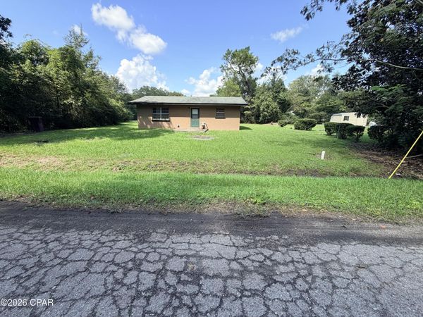 1184 Farmer Road, Chipley, FL 32428