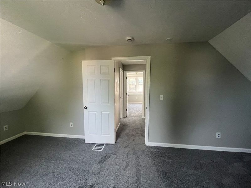 7704 Brinsmade Avenue, Cleveland, OH 44102 Photo 23