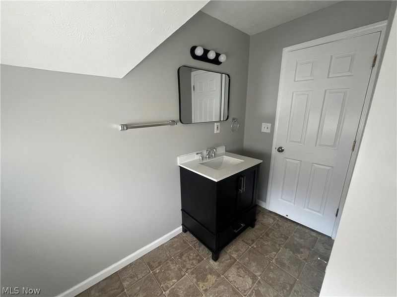 7704 Brinsmade Avenue, Cleveland, OH 44102 Photo 31
