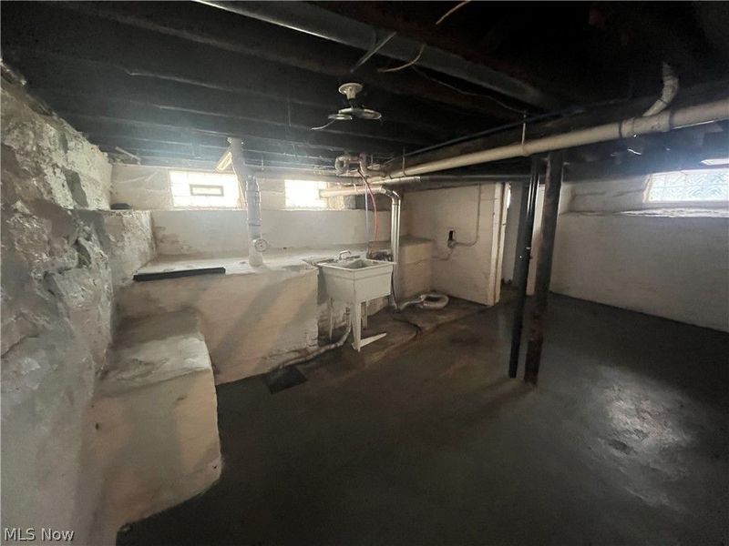7704 Brinsmade Avenue, Cleveland, OH 44102 Photo 35