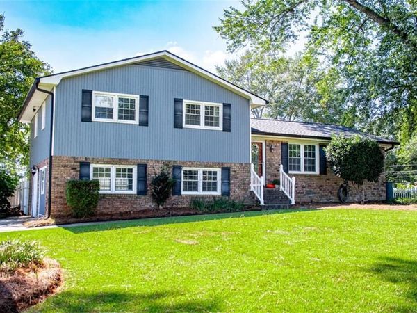 105 Kathy Lane, Carrollton, GA 30117