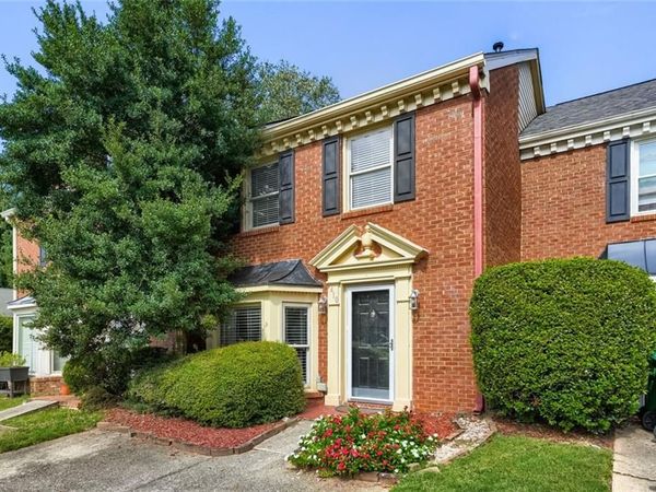 410 Forestgate Court , Atlanta, GA 30350
