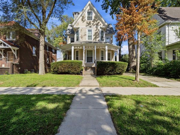 1407 W BARKER Avenue, Peoria, IL 61606
