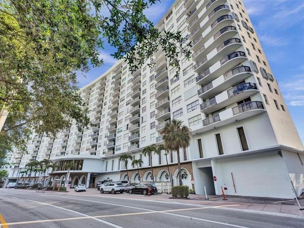 6039 Collins Ave , Unit 1736, Miami Beach, FL 33140