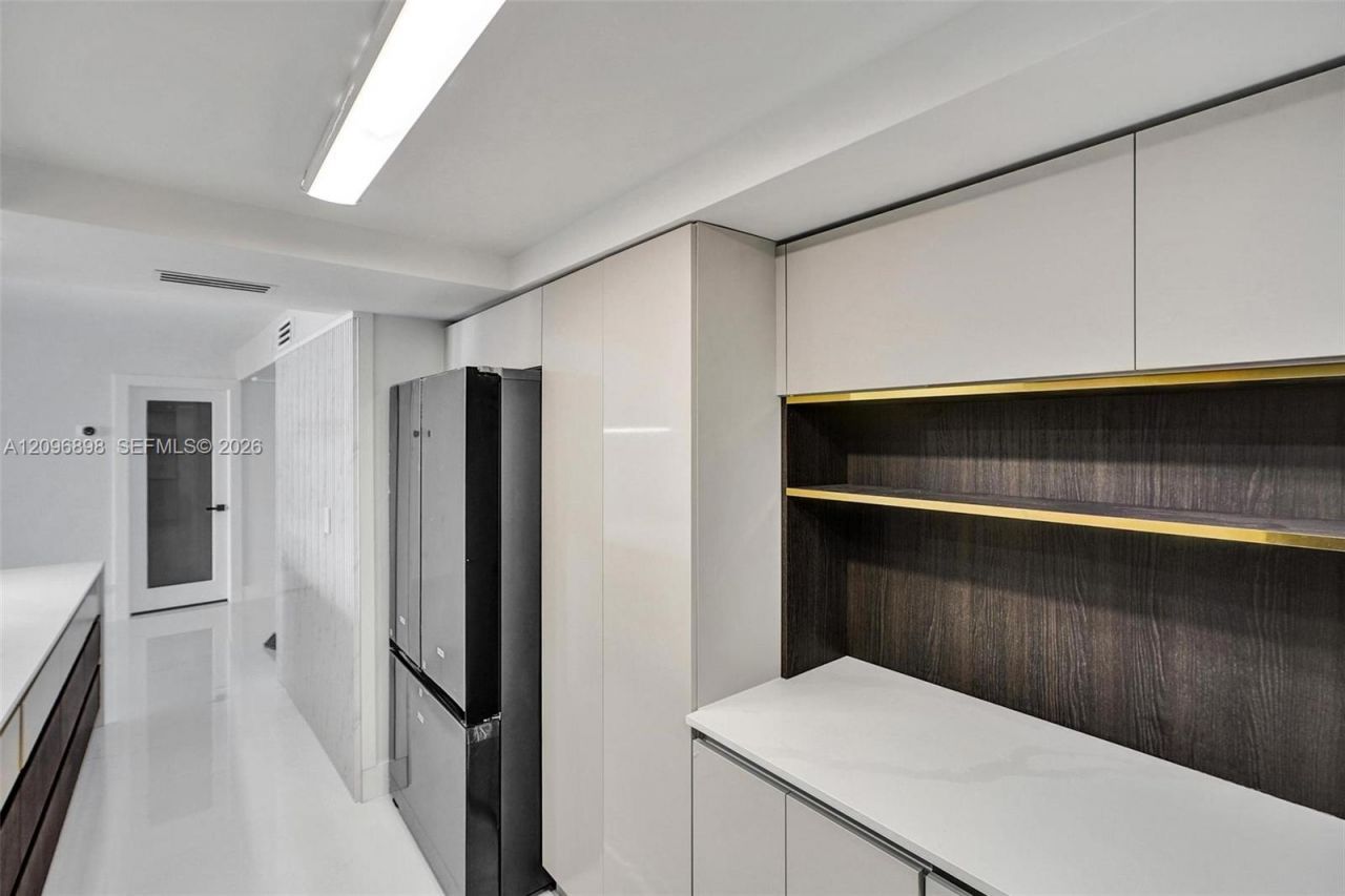 6039 Collins Ave , Unit 1736, Miami Beach, FL 33140 Photo