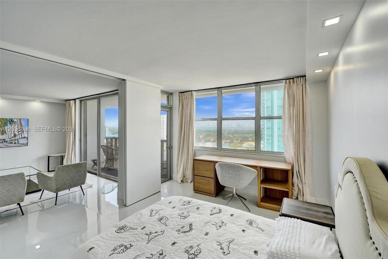 6039 Collins Ave , Unit 1736, Miami Beach, FL 33140 Photo