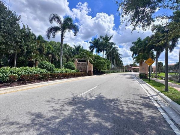 919 SW 147th Ave, Unit 2005, Pembroke Pines, FL 33027