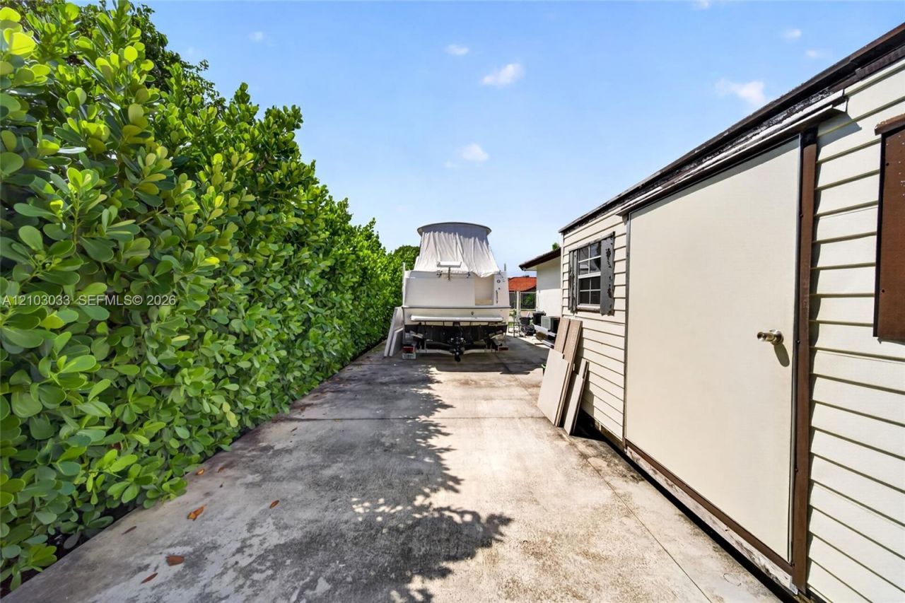 28155 SW 166th Ct , Homestead, FL 33033 Photo