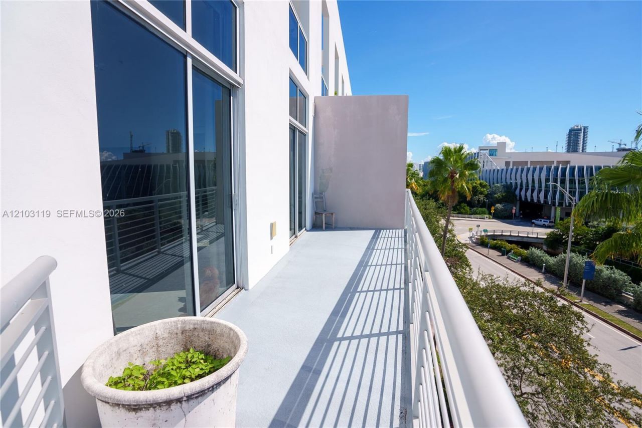 2001 Meridian Ave , Unit 516, Miami Beach, FL 33139 Photo