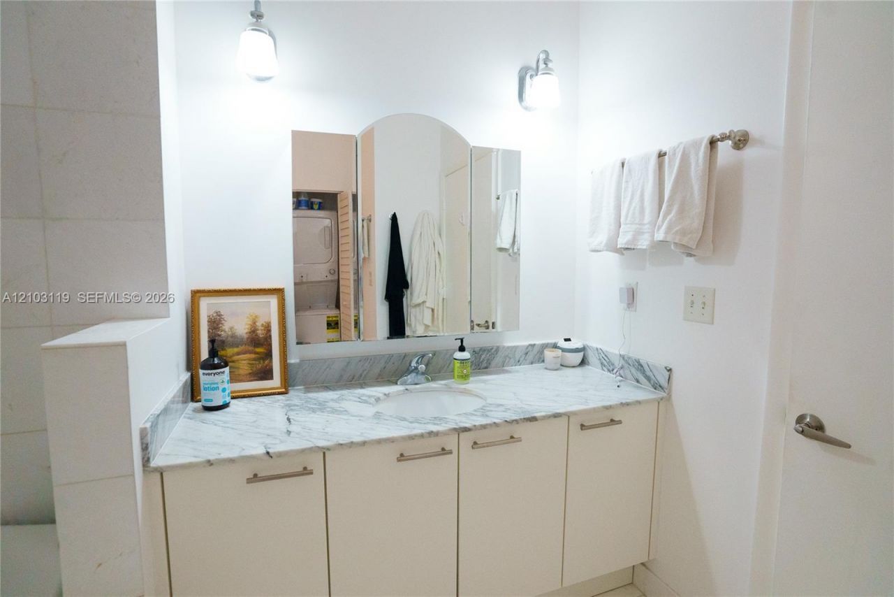 2001 Meridian Ave , Unit 516, Miami Beach, FL 33139 Photo