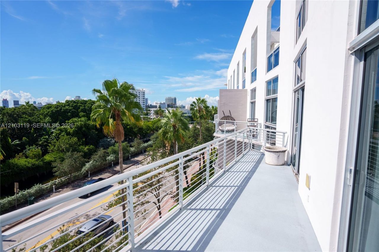 2001 Meridian Ave , Unit 516, Miami Beach, FL 33139 Photo