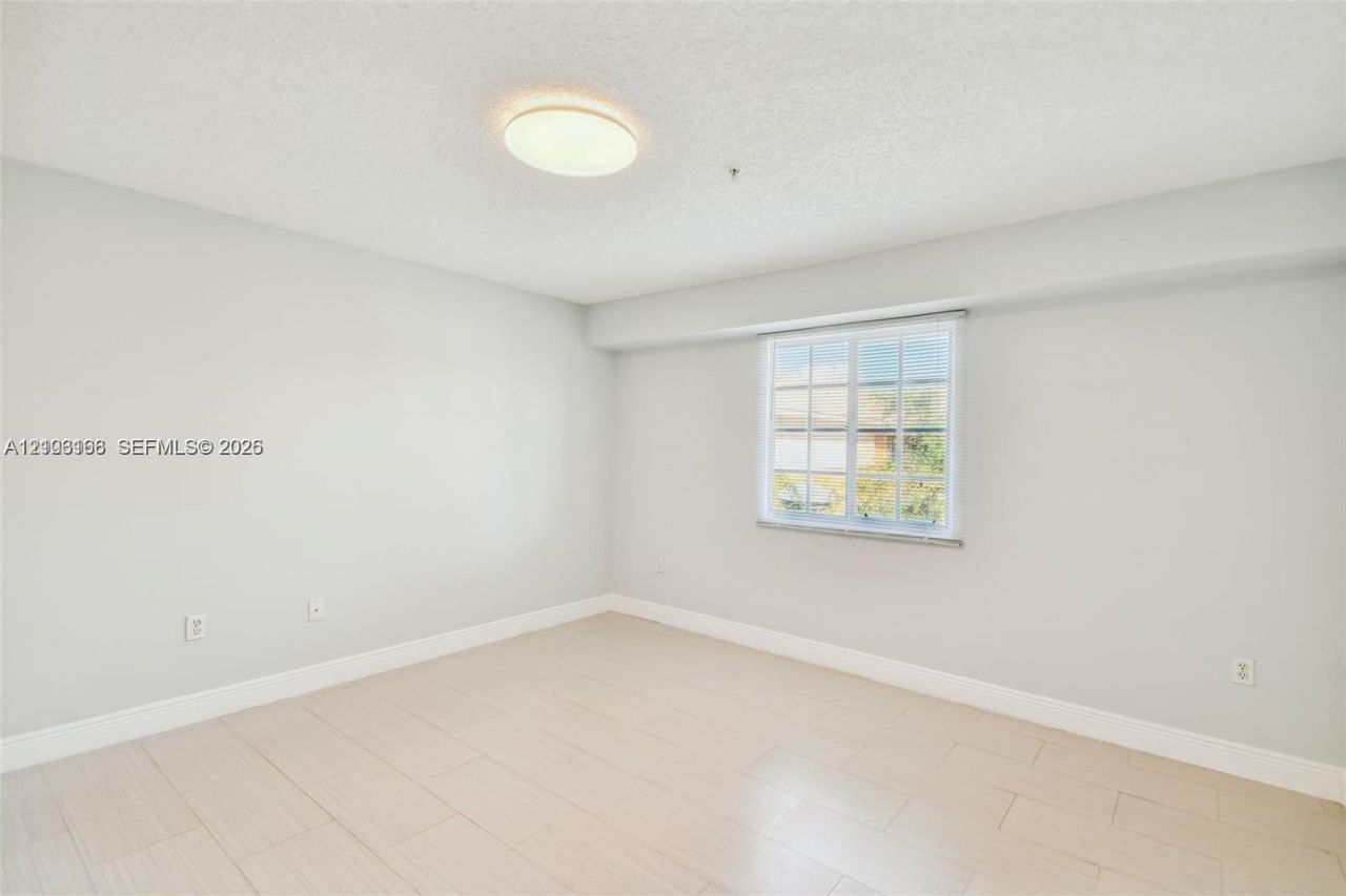 2945 NE 185th St , Unit 1407, Aventura, FL 33180 Photo