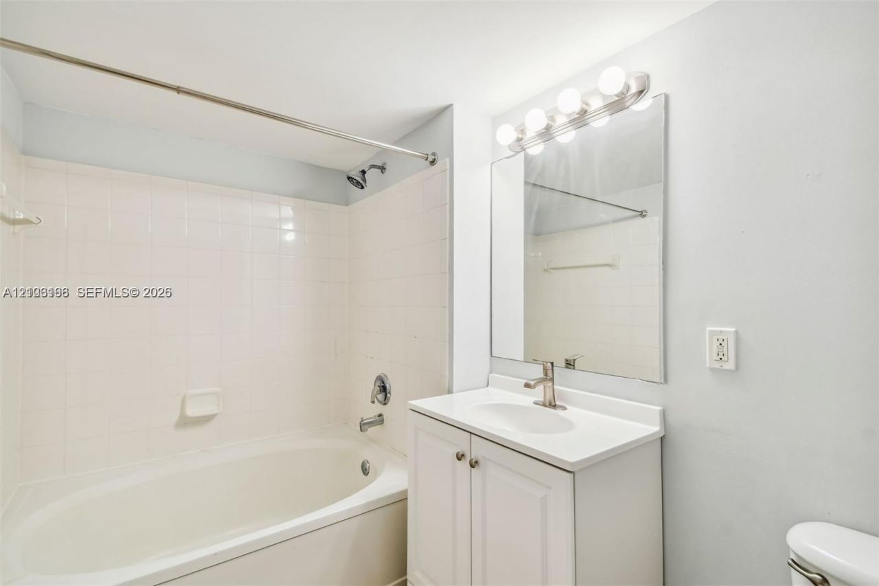 2945 NE 185th St , Unit 1407, Aventura, FL 33180 Photo