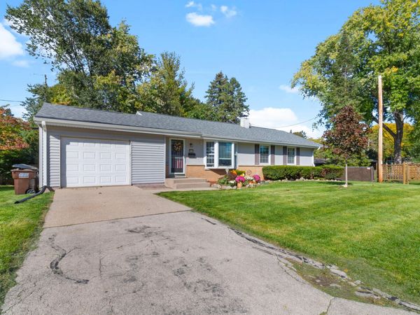 710 W Theresa Ct, Glendale, WI 53209