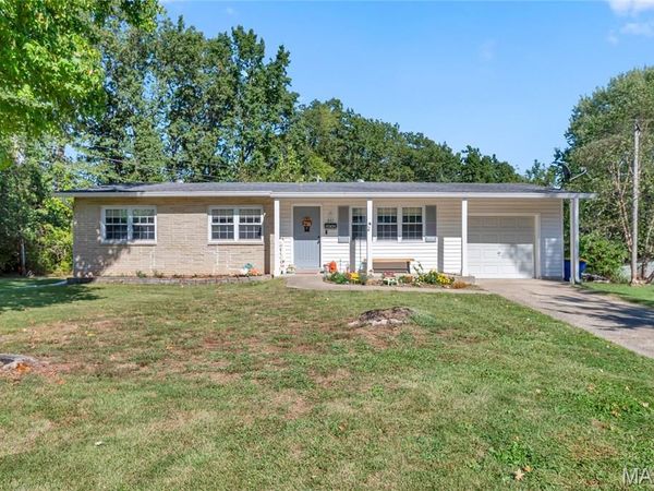 937 Vosholl Avenue, Warrenton, MO 63383