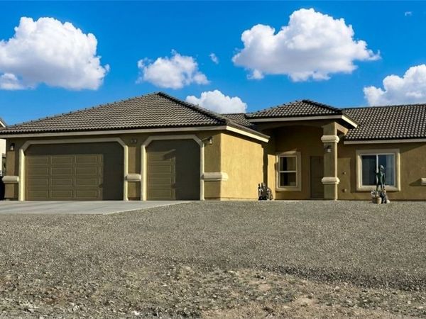2151 Iroquois Avenue , Pahrump, NV 89048